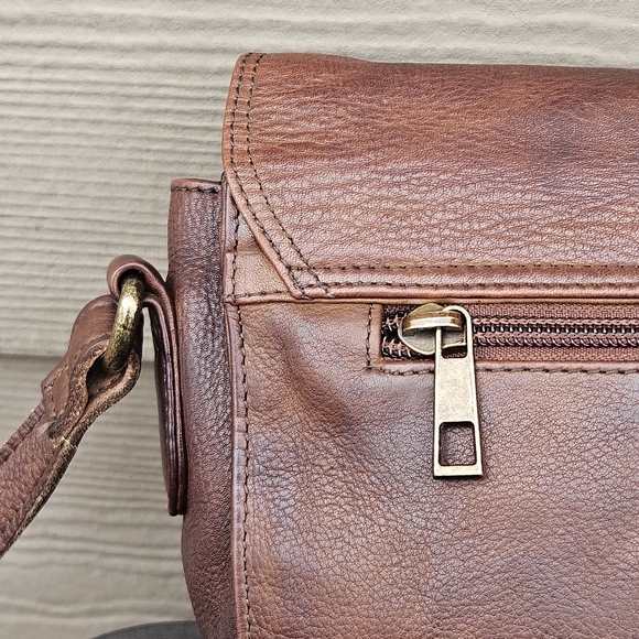 Vintage Brown Leather Crossbody Purse Flap Over Messenger Bag Made in India - Picture 5 of 16